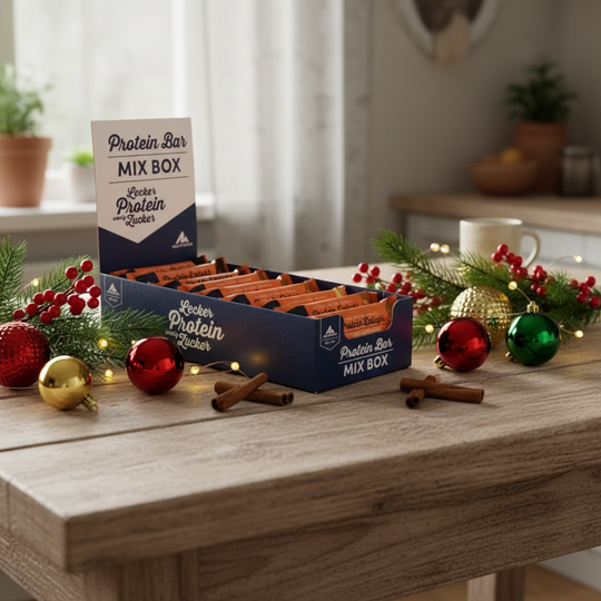 Multipower Protein Delight in verschiedenen Geschmacksrichtungen verpackt in einer dunkelblauen Mixbox.